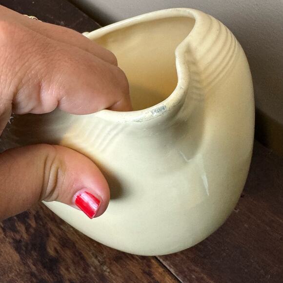 Vintage FiestaWare Pale Yellow 2 Pint Ring Handled Pitcher Jug HLC 1937-1951 - Picture 4 of 7